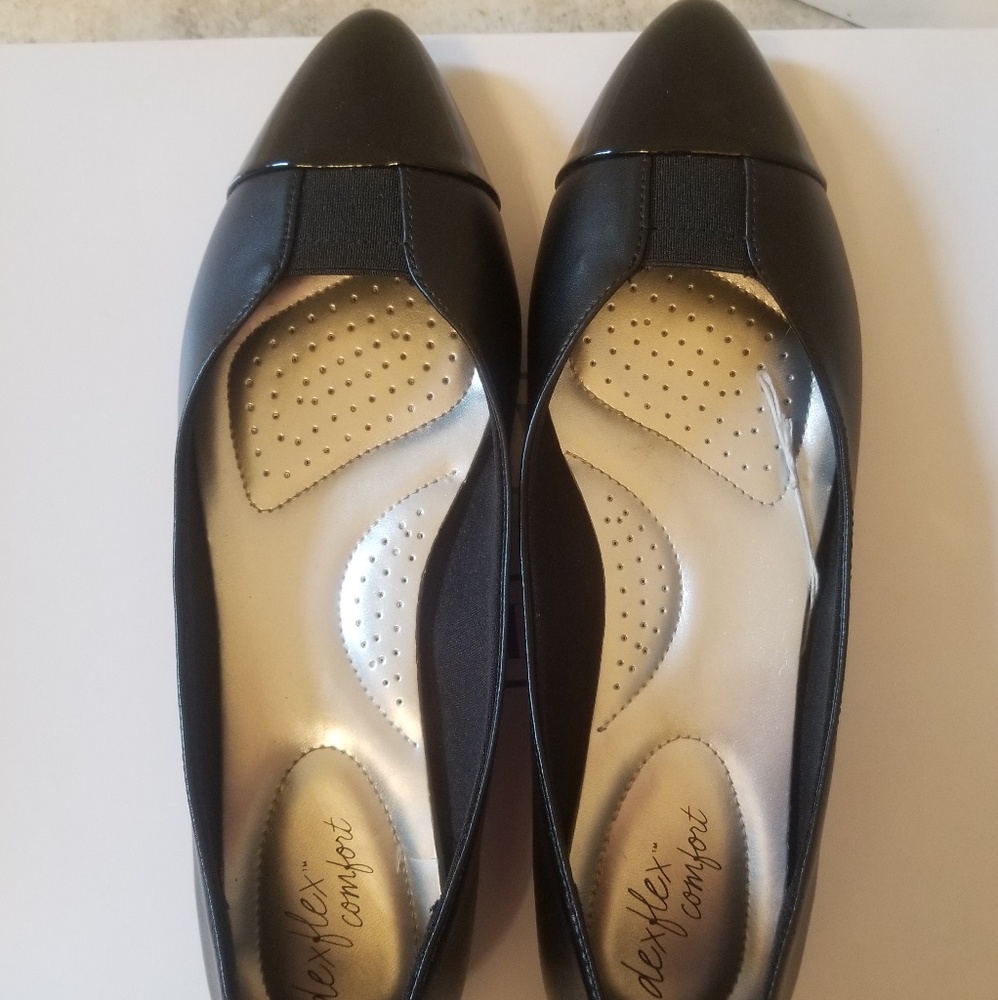Black pointy flats size 10